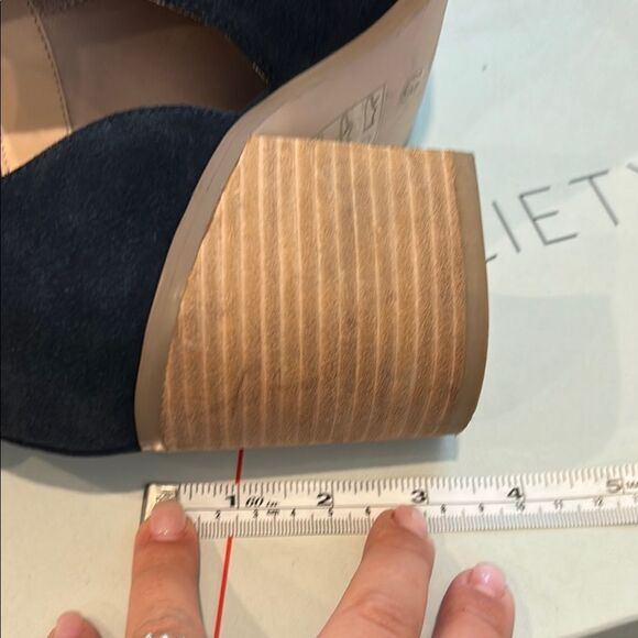 Sole Society Navy Suede Open-Toe Shoes, Size 7.5 - Picture 5 of 6